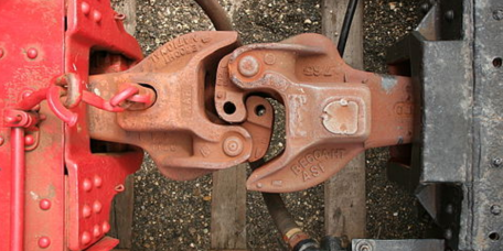 Train coupling showing engineered slack